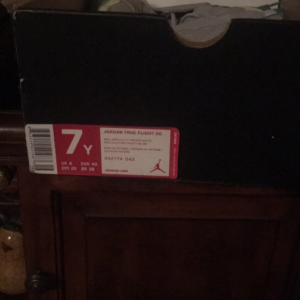 Jordan true size 7y worn once